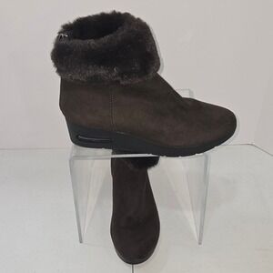 DKNY Womens Brown Faux Fur Trim Ankle Boots Wedge Heel K3006051 Size 9M